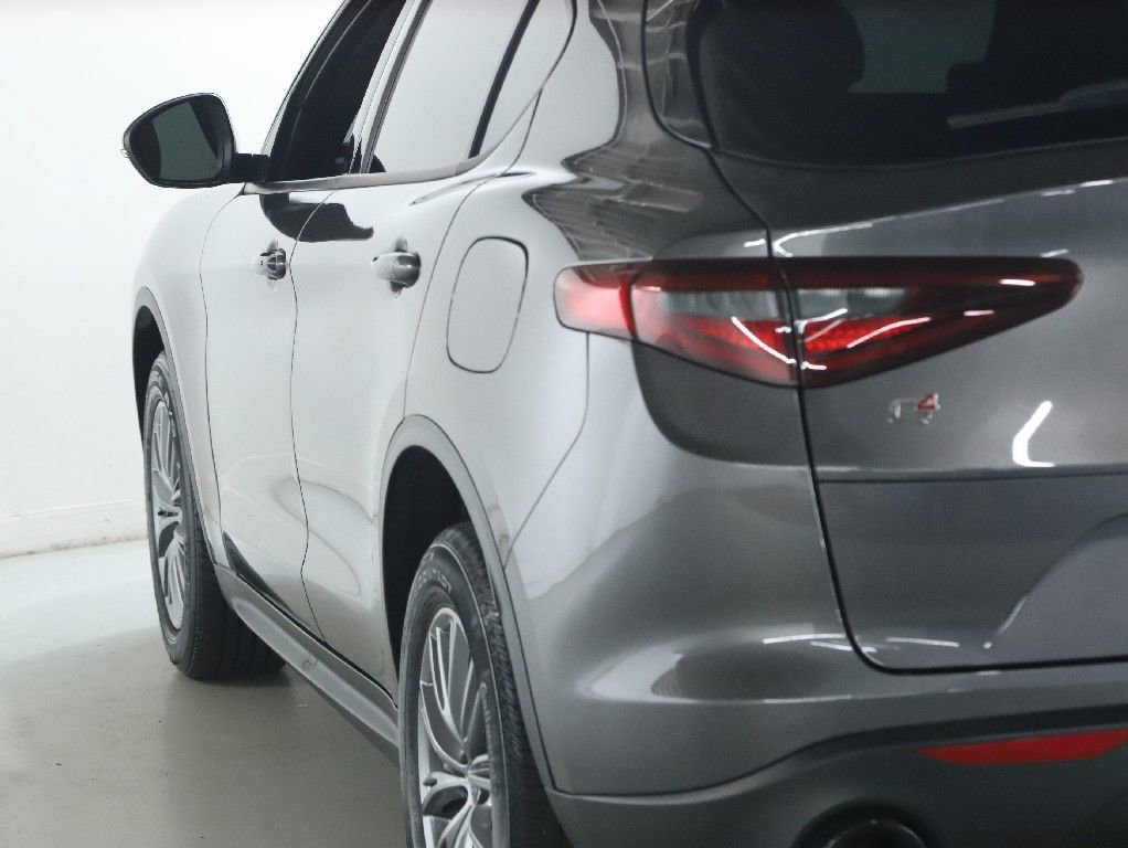 Used 2023 Alfa Romeo Stelvio Sprint AWD/4WD image 43