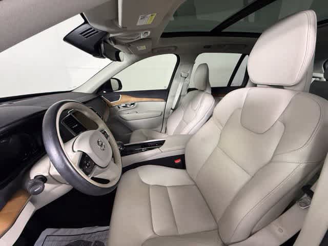 Used 2022 Volvo XC90 T6 Momentum w/ Advanced Package AWD/4WD image 6