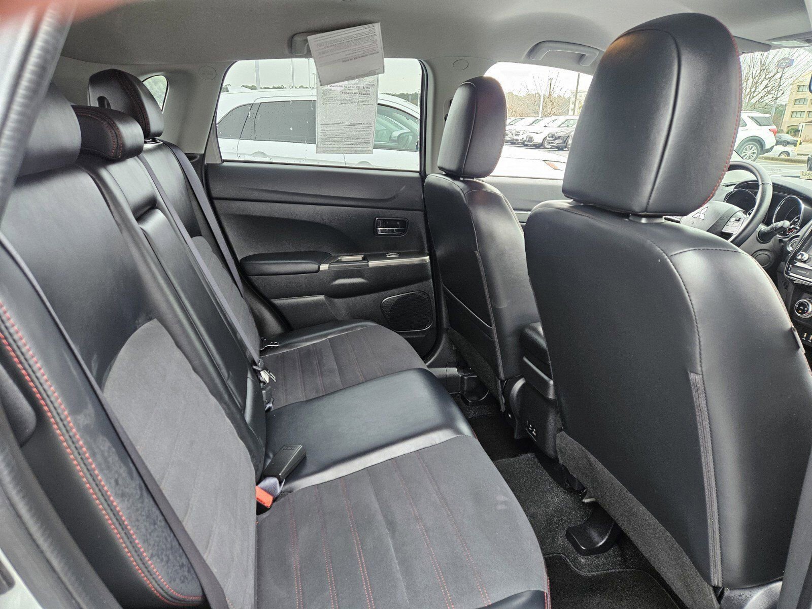 Used 2025 Mitsubishi Outlander Sport SE image 19