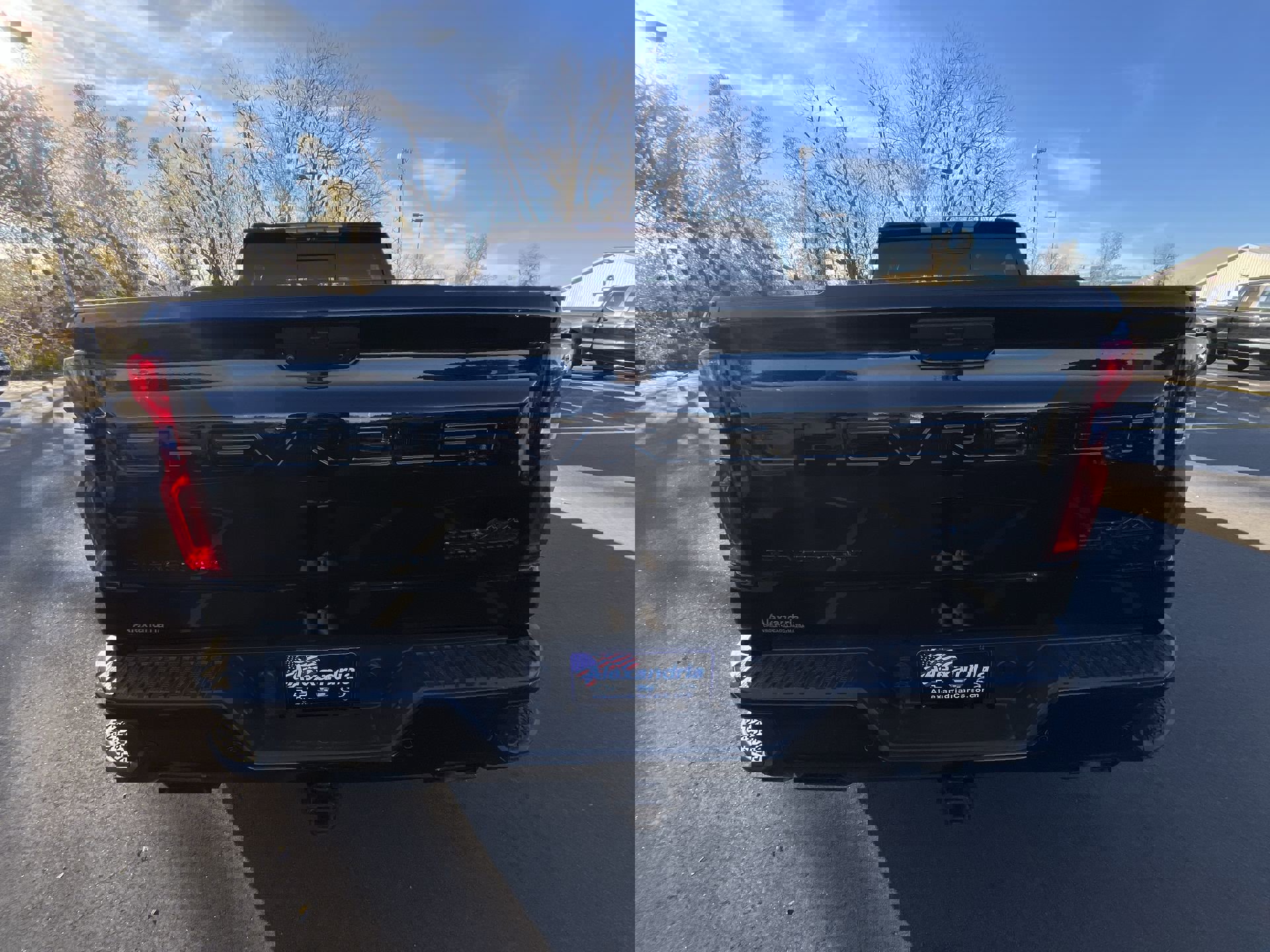 Certified 2020 Chevrolet Silverado 1500 High Country w/ Technology Package image 33