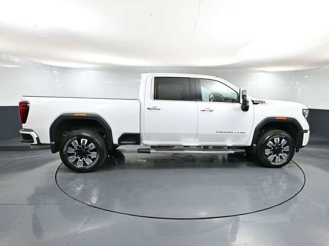 Used 2025 GMC Sierra 3500 Denali image 4