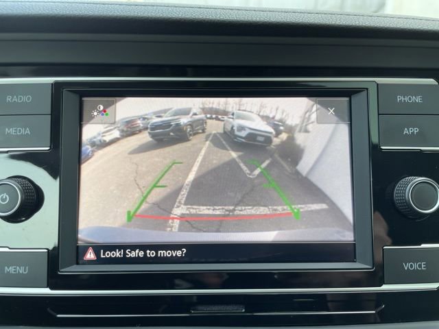 Used 2023 Volkswagen Jetta SE image 17