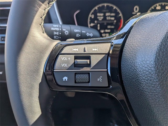 New 2025 Honda Pilot Touring image 13