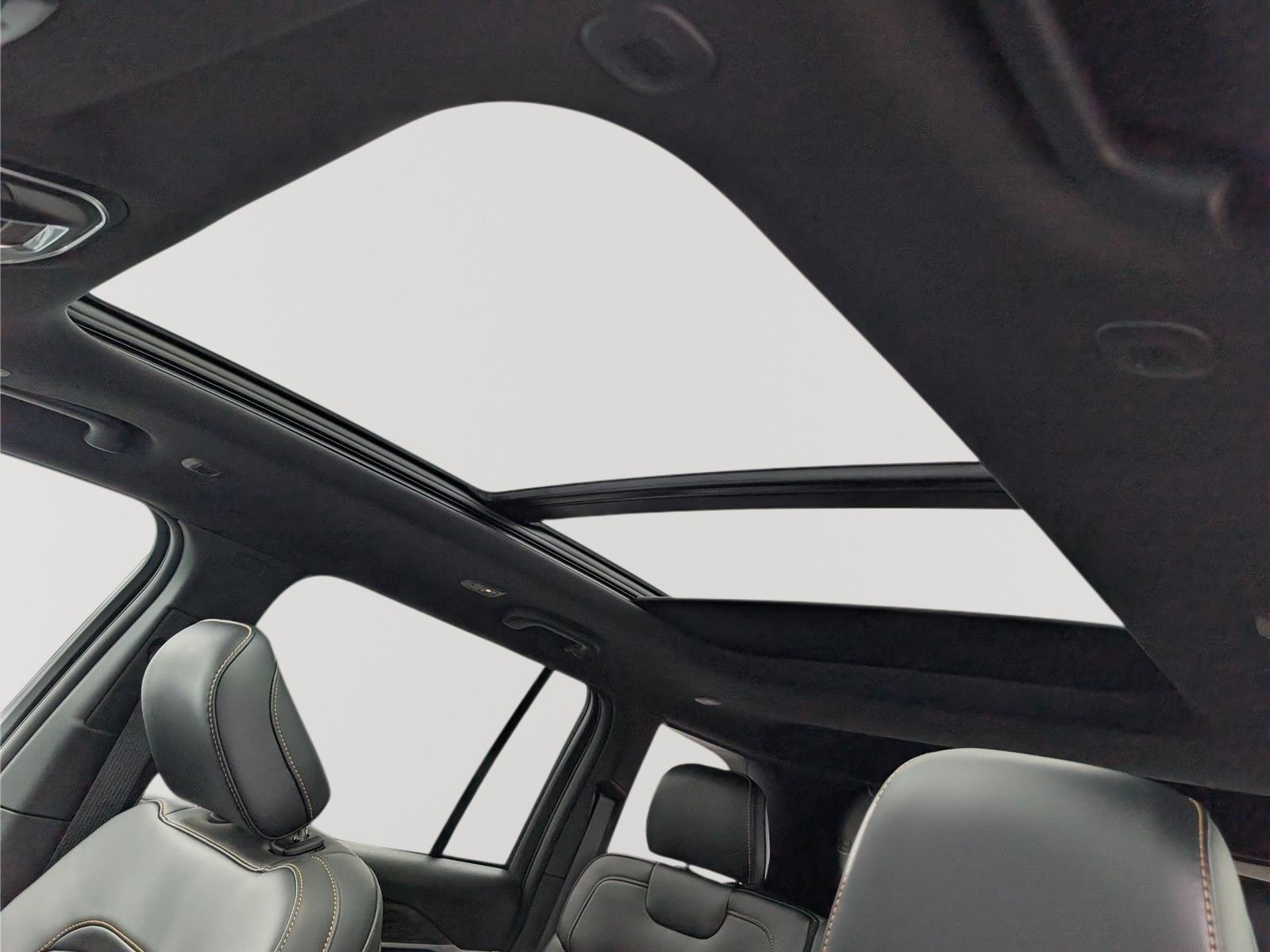 New 2026 Jeep Grand Cherokee Limited AWD/4WD image 15