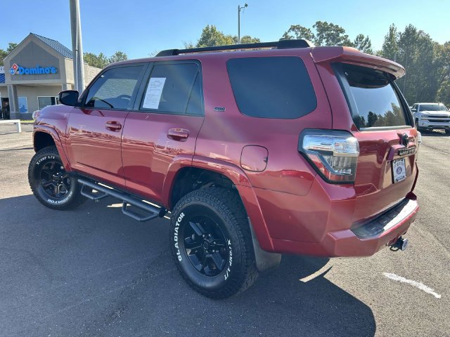 Used 2018 Toyota 4Runner SR5 AWD/4WD image 8