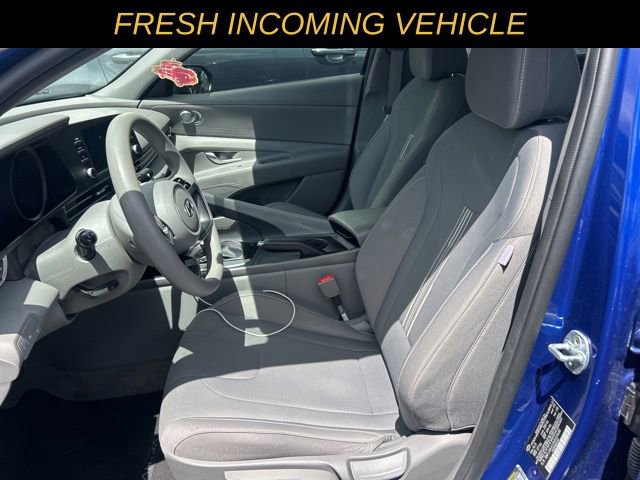 Used 2021 Hyundai Elantra SEL w/ Preferred Accessory Package FWD image 5