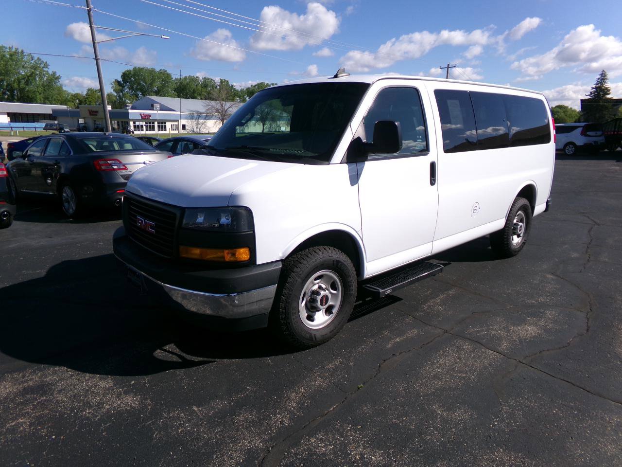 Used 2018 GMC Savana 3500 LS w/ Cold Climate Package RWD image 7