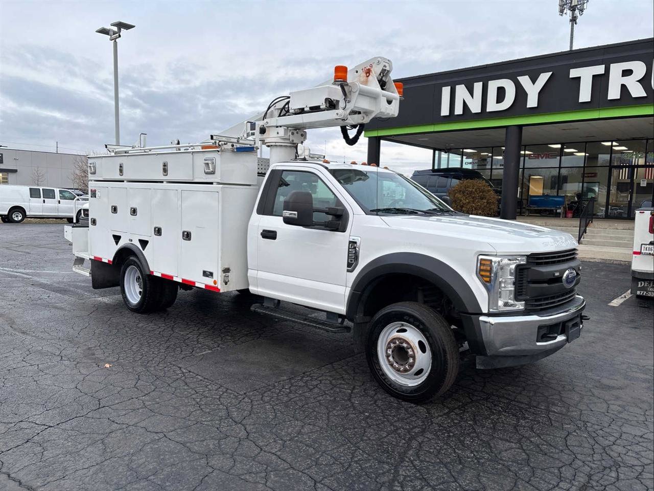 Used 2019 Ford F550 2WD Regular Cab Super Duty image 2