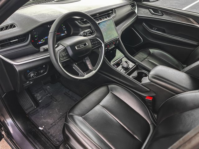 Used 2024 Jeep Grand Cherokee Limited 4xe image 13
