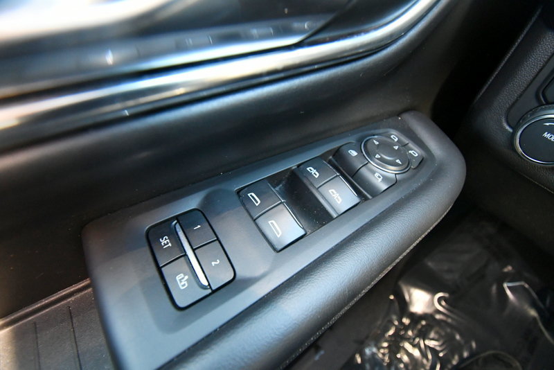 Used 2024 Chevrolet Tahoe Premier AWD/4WD image 18