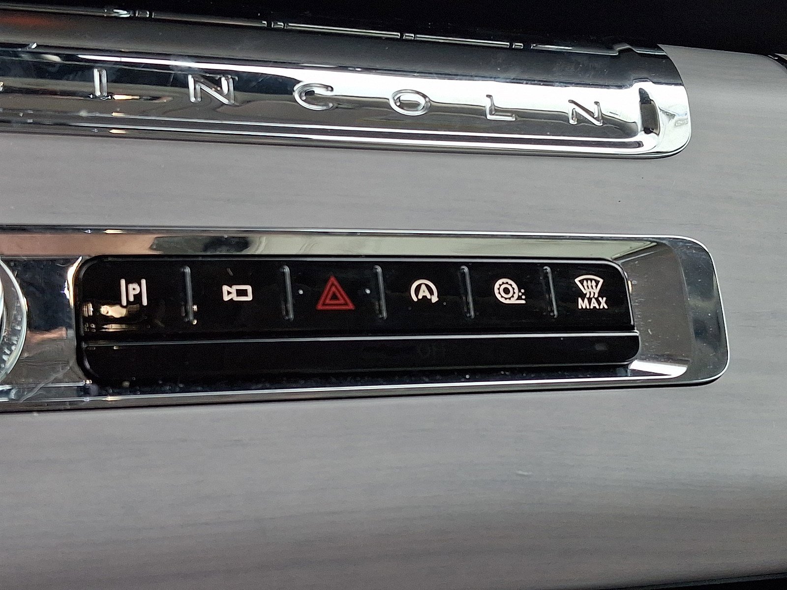 Certified 2025 Lincoln Aviator Reserve w/ Equipment Group 201A image 24