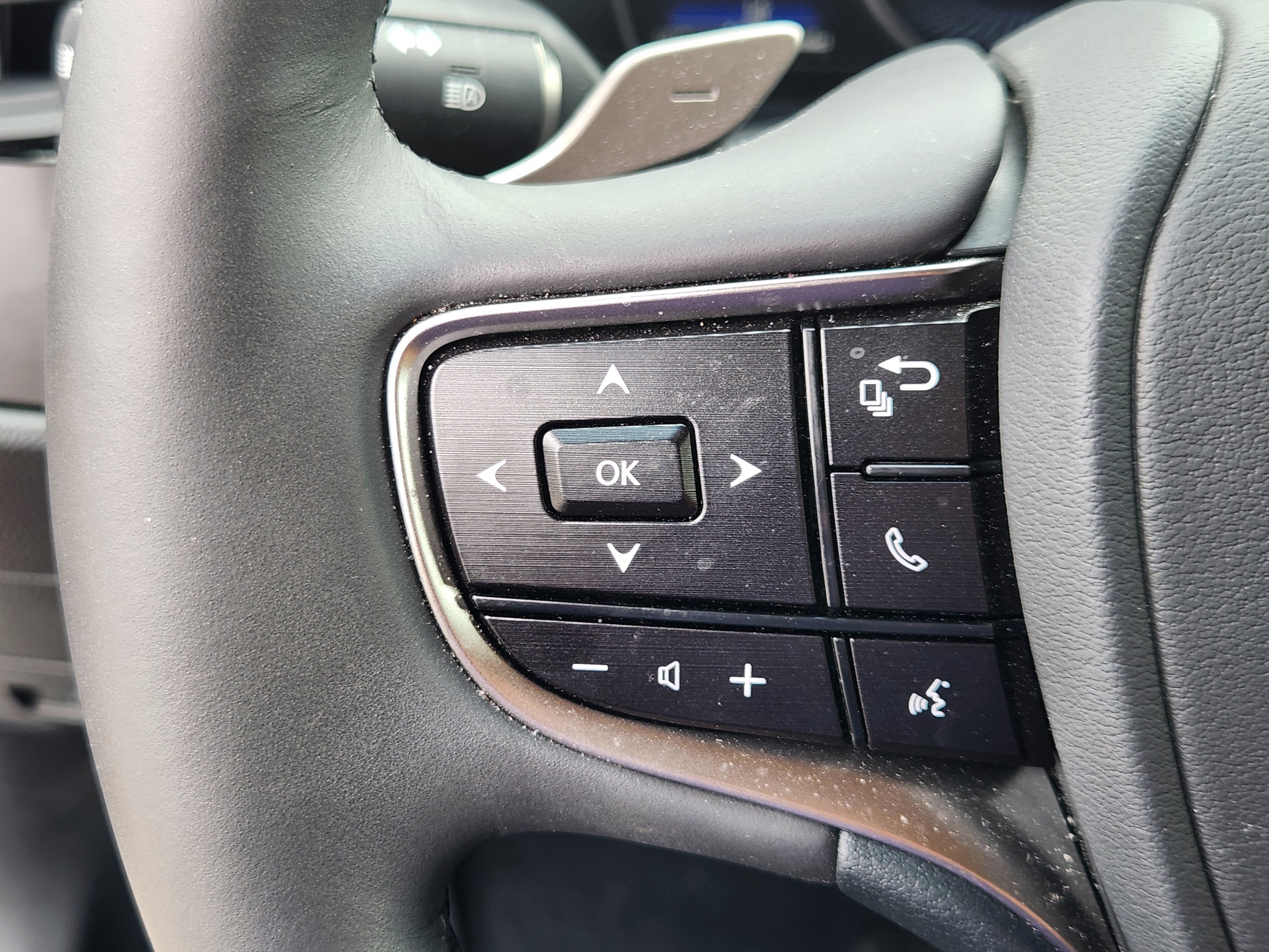 Used 2022 Lexus ES 300h w/ Premium Package FWD image 23