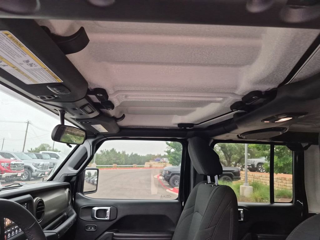 Used 2018 Jeep Wrangler Unlimited Sport S AWD/4WD image 33