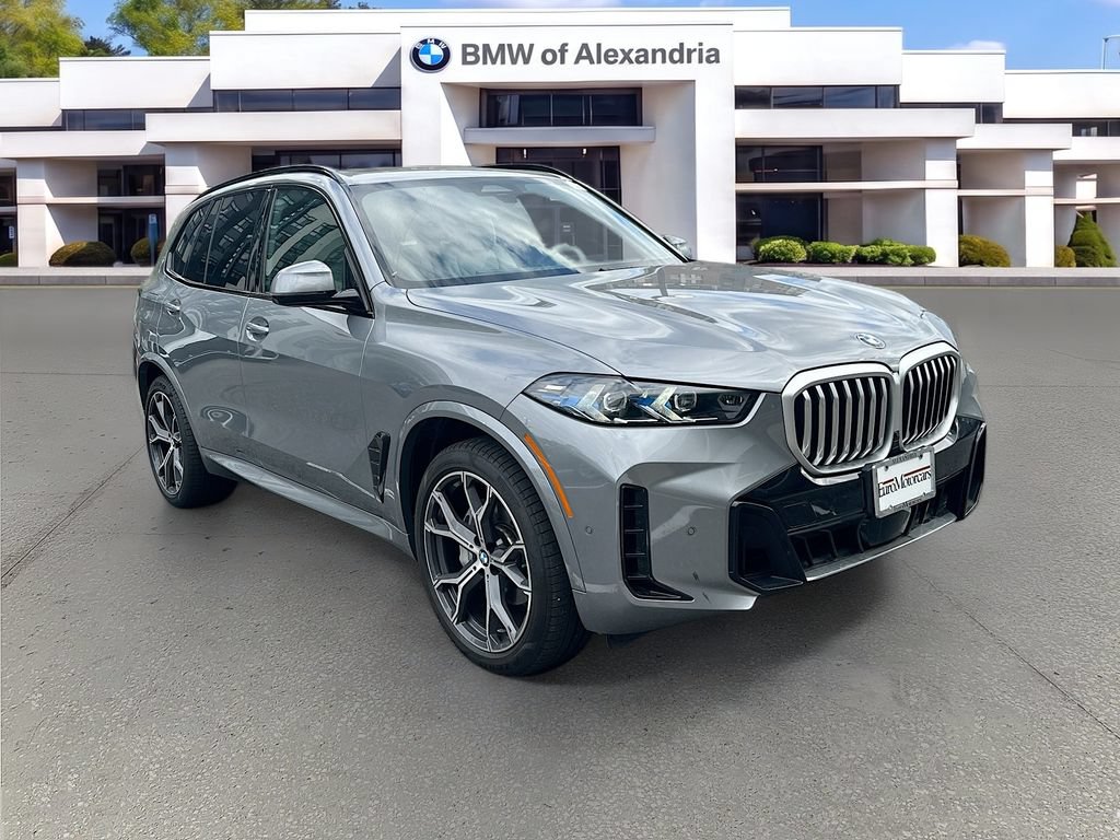 Used 2026 BMW X5 xDrive40i w/ M Sport Package AWD/4WD image 3