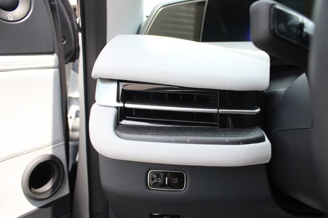 New 2027 Lincoln Navigator L Black Label w/ Black Label Special Edition AWD/4WD image 8