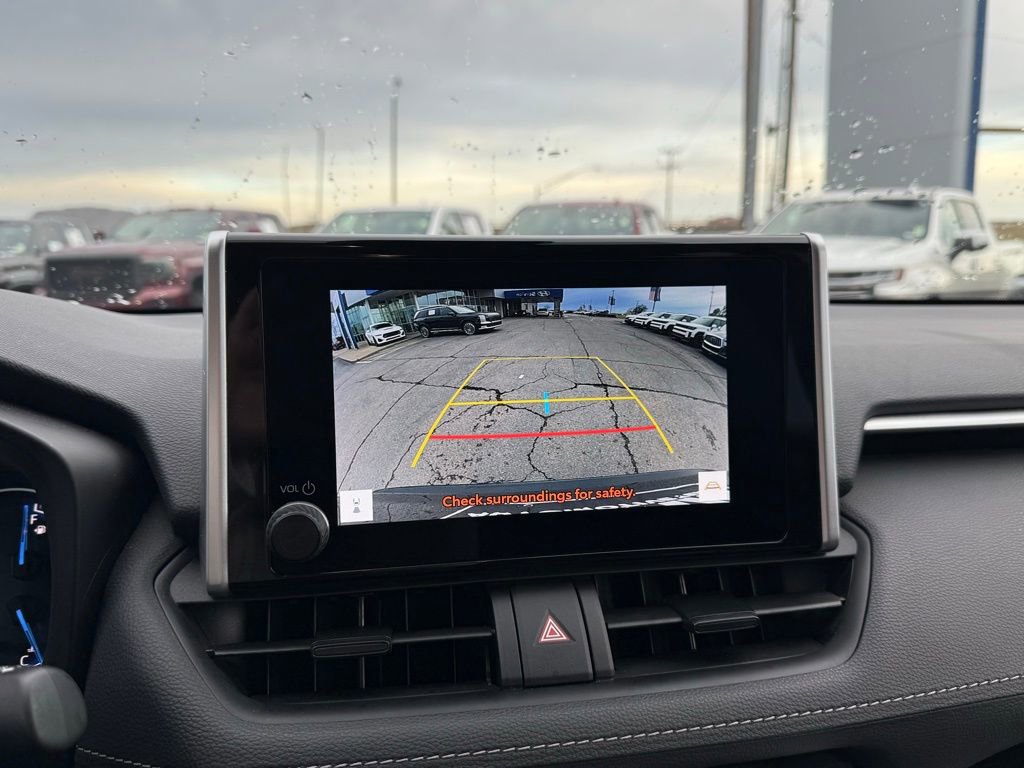 Used 2025 Toyota RAV4 XLE image 17