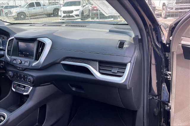 Used 2024 GMC Terrain SLE w/ Elevation Edition FWD image 16