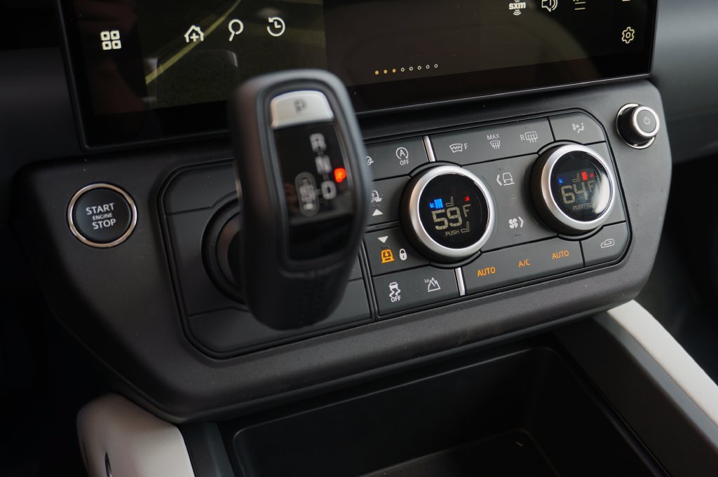 New 2026 Land Rover Defender 110 X-Dynamic SE AWD/4WD image 28