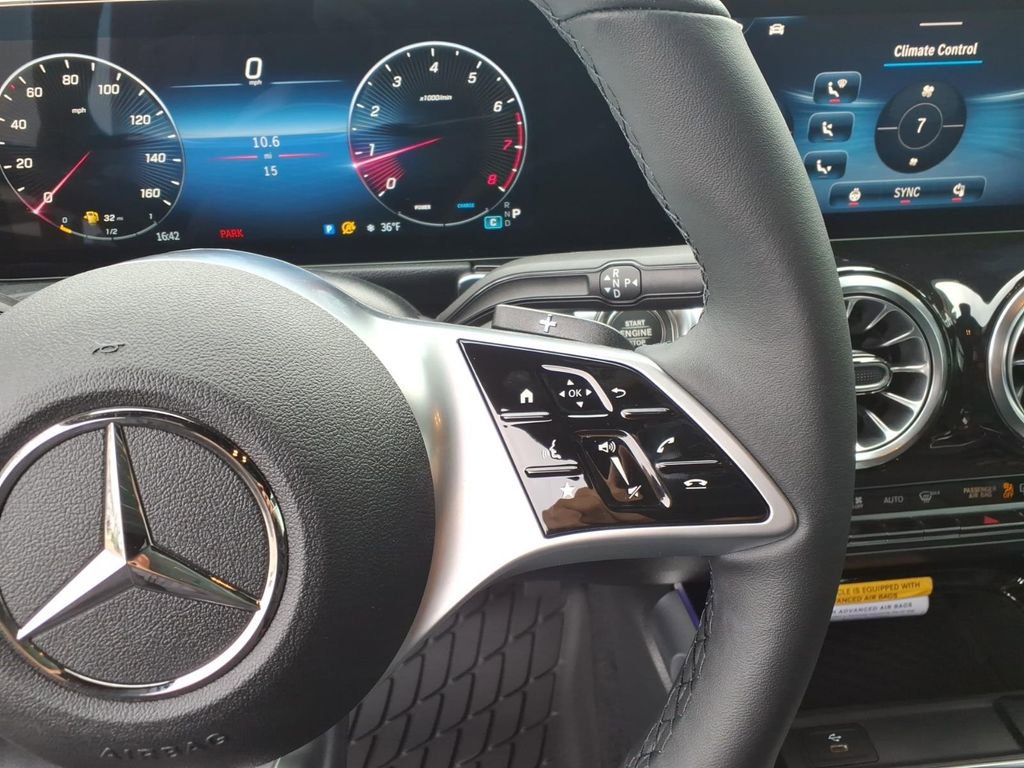 New 2026 Mercedes-Benz GLB 250 4MATIC image 21