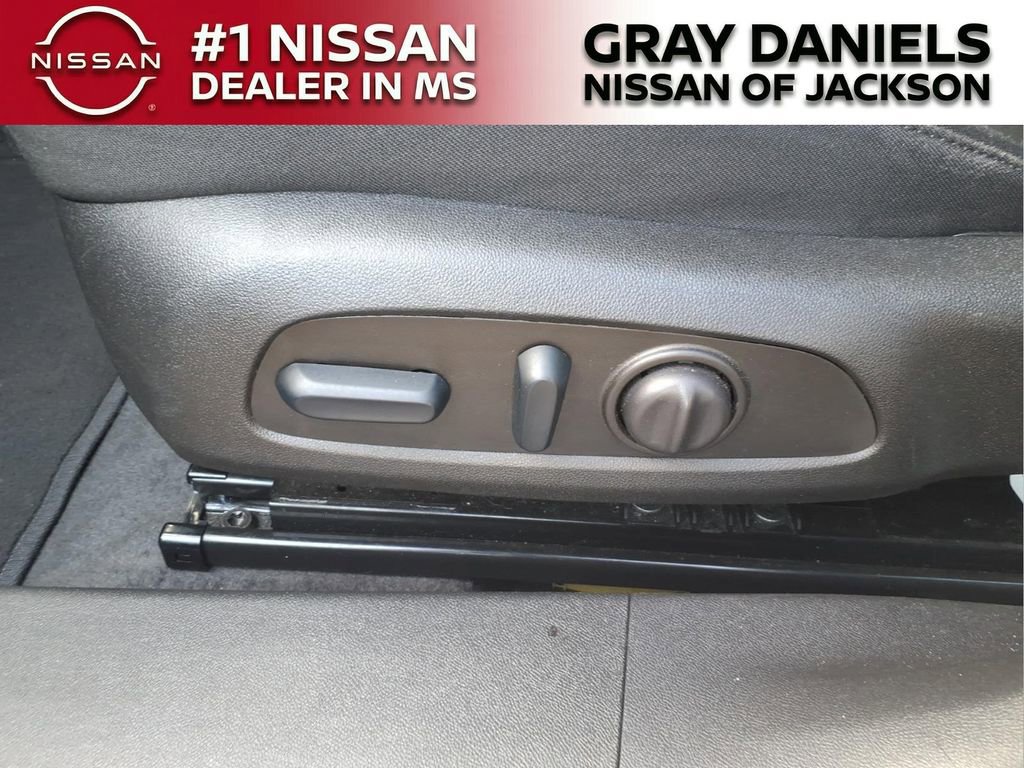 Used 2025 Chevrolet Malibu LT FWD image 11