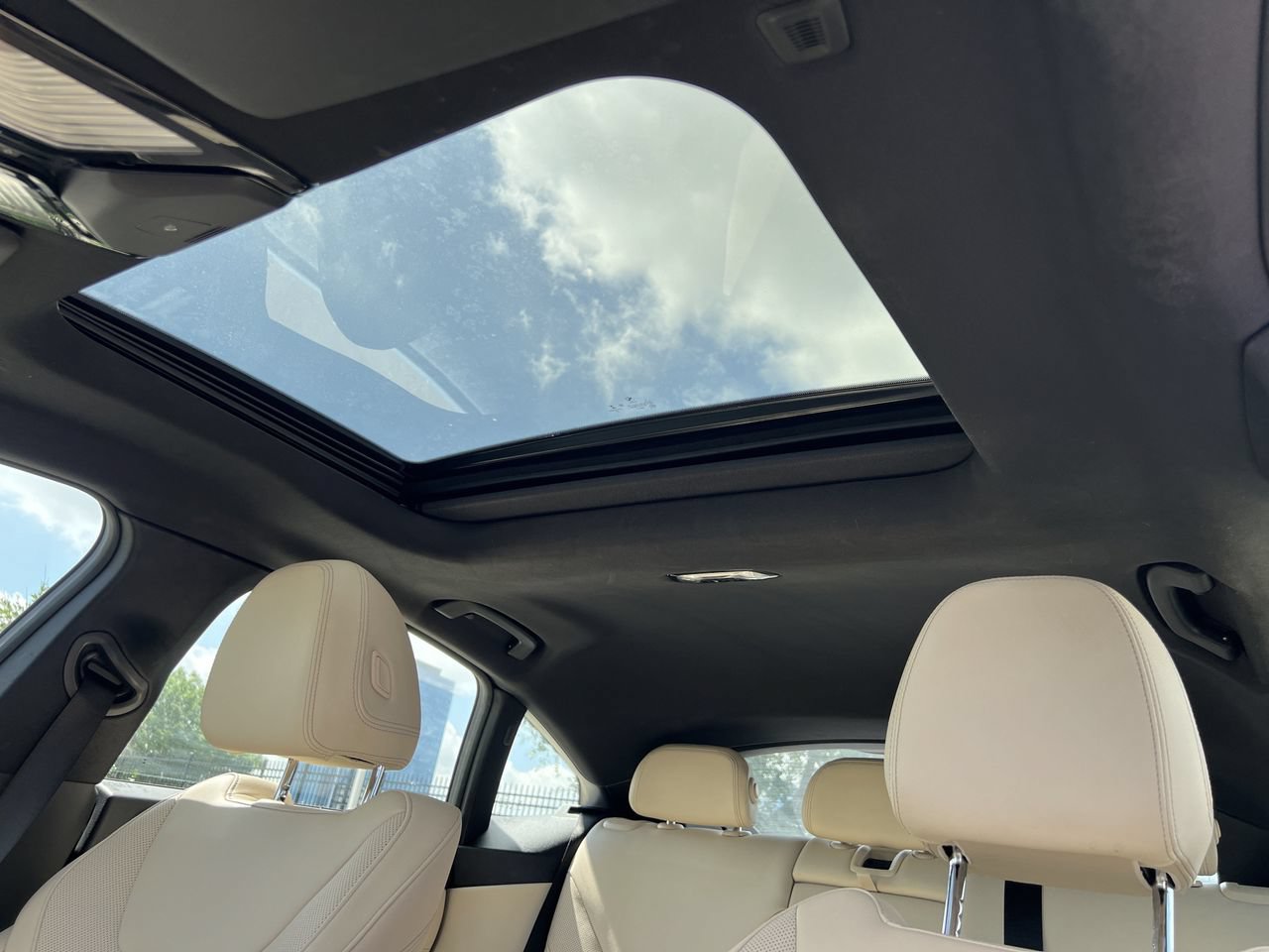 Used 2023 BMW i4 eDrive40 RWD image 8