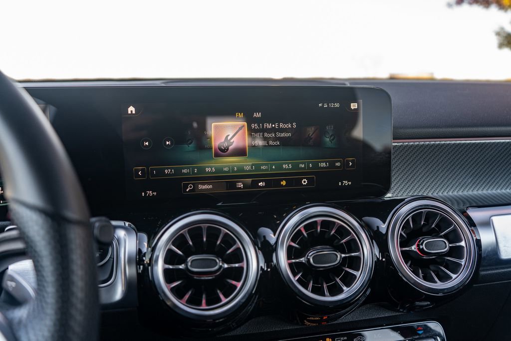 Used 2023 Mercedes-Benz GLB 35 AMG GLB 35 AMGﾮ image 28