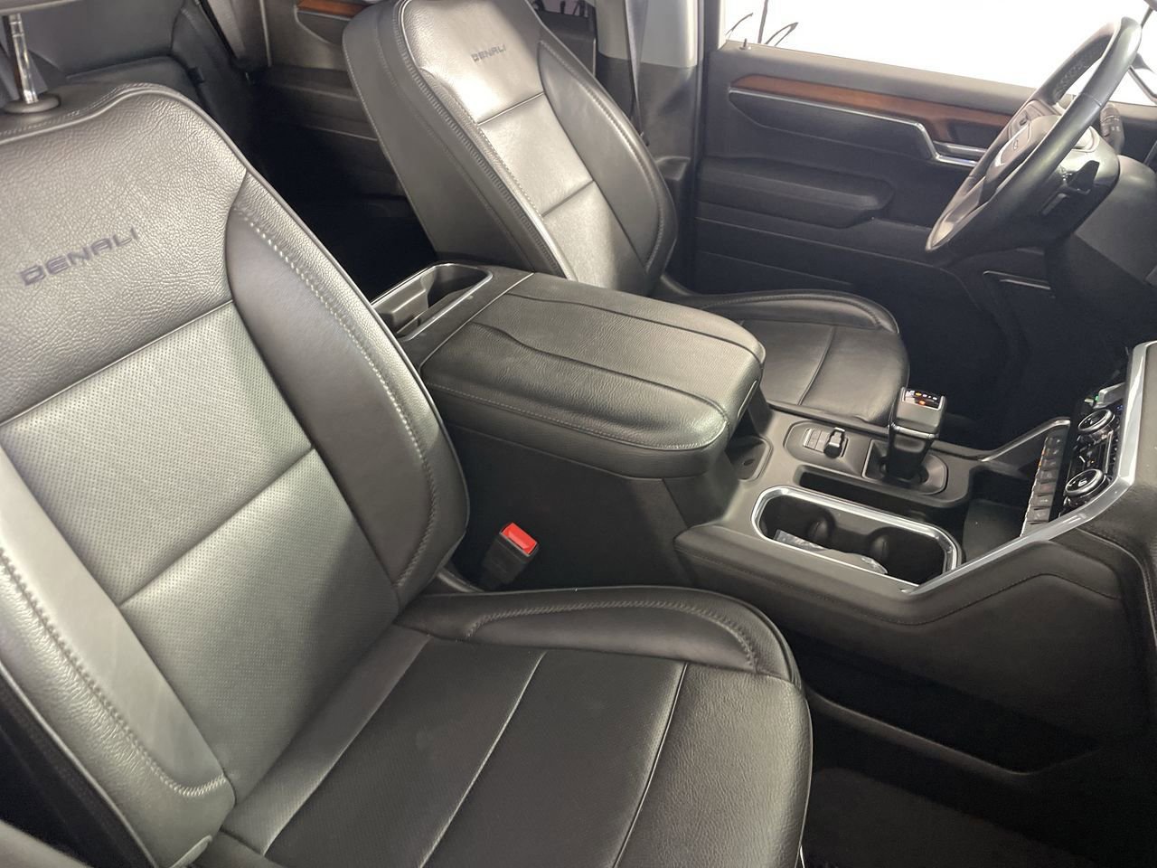 Used 2023 GMC Sierra 1500 Denali w/ Denali Reserve Package AWD/4WD image 24