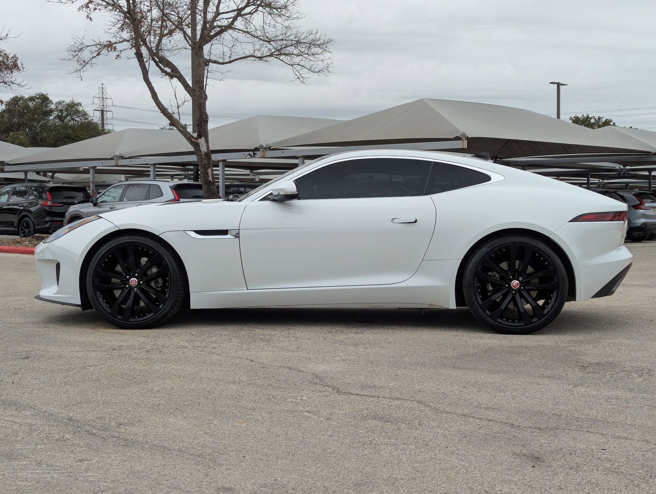 Used 2019 Jaguar F-TYPE Coupe image 7