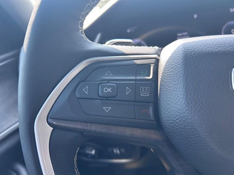 Used 2023 Jeep Grand Cherokee Limited w/ Luxury Tech Group II image 13