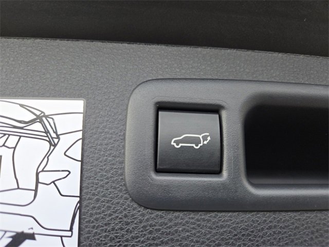 Used 2023 Toyota Highlander L image 18