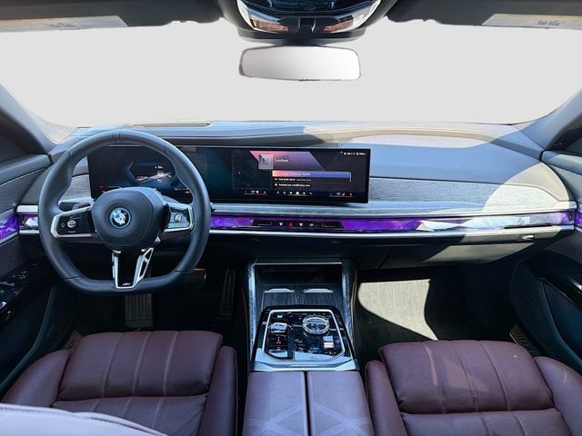 Used 2025 BMW i7 xDrive60 AWD/4WD image 16