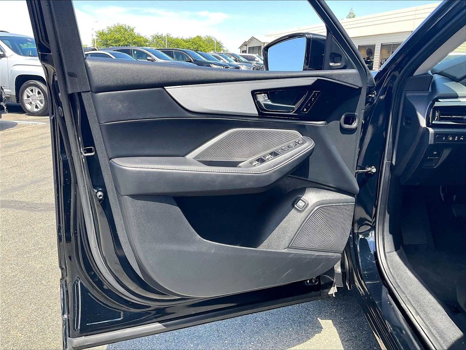 Used 2023 Acura MDX SH-AWD w/ Technology Package image 25