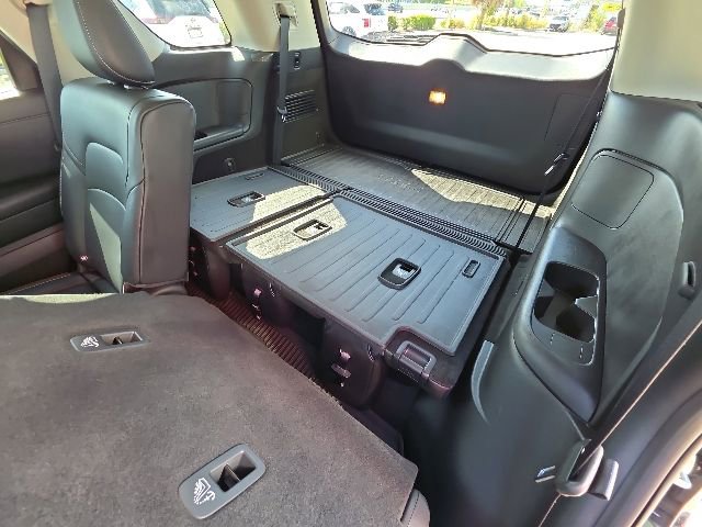 Used 2024 Nissan Pathfinder SL w/ Cargo Package FWD image 26