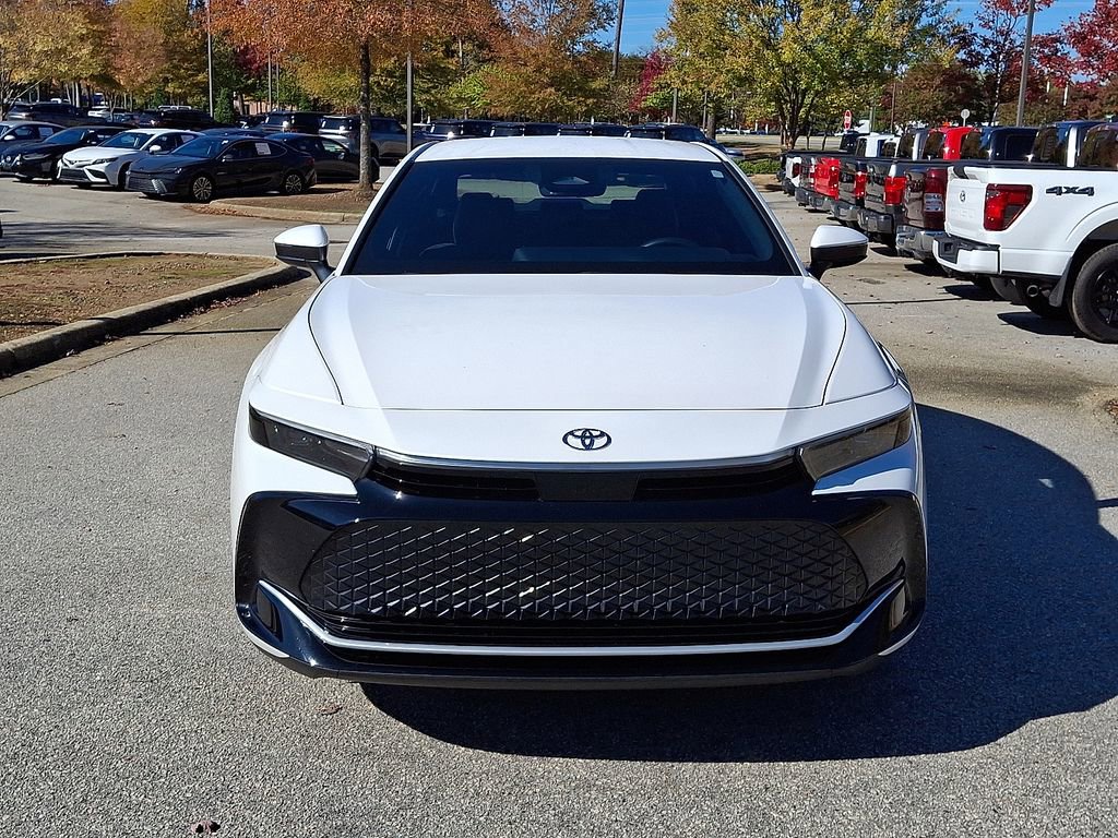 Used 2023 Toyota Crown XLE image 2