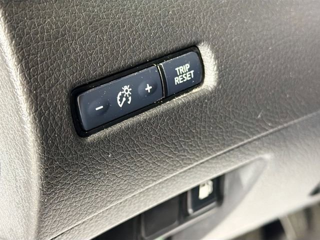 Used 2020 Nissan Rogue S image 10