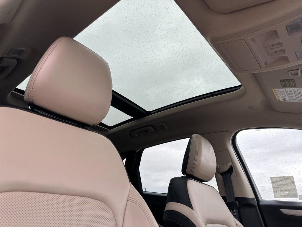 Certified 2020 Ford Escape SE Sport FWD image 16