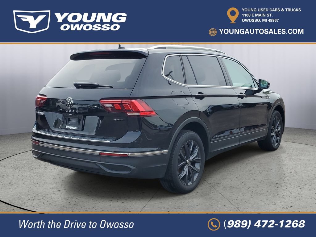 Used 2022 Volkswagen Tiguan SE w/ Panoramic Sunroof Package AWD/4WD image 3