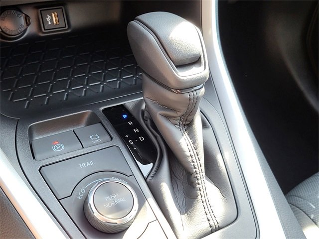 Used 2025 Toyota RAV4 XLE image 31