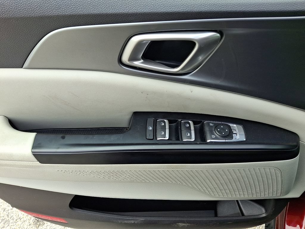 Used 2024 Kia Carnival LX FWD image 13