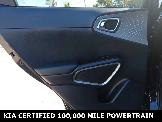 Certified 2025 Kia Soul LX w/ LX Technology Package image 21