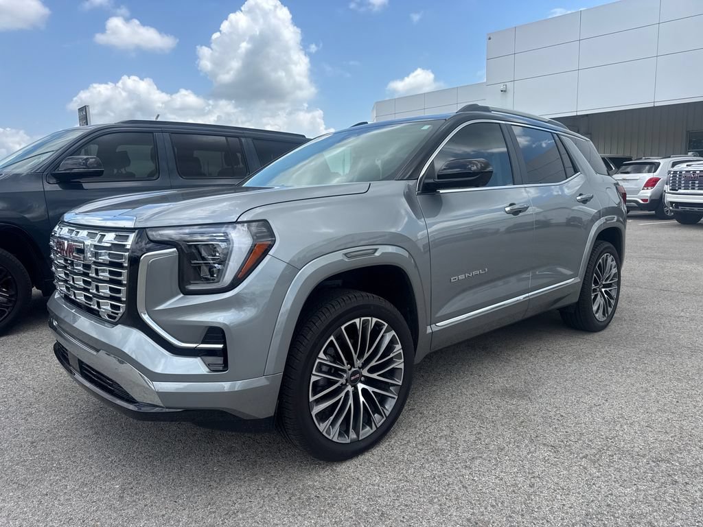 Used 2026 GMC Terrain Denali AWD/4WD image 1