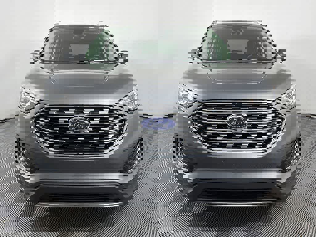 Used 2021 Ford Edge SEL w/ Convenience Package image 2