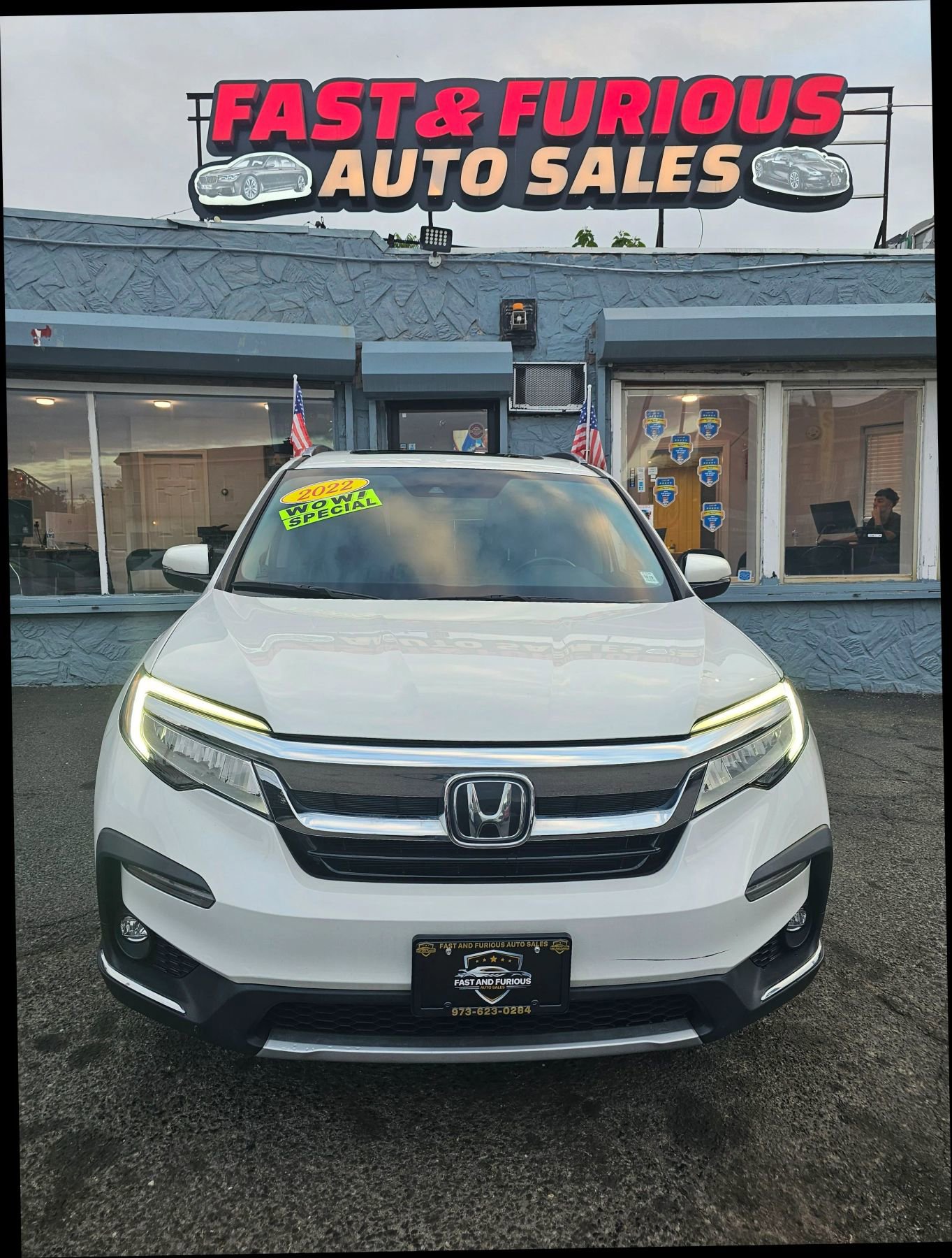 Used 2022 Honda Pilot Touring image 1