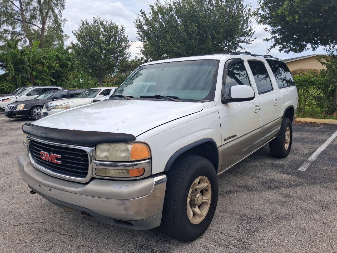 Used 2000 GMC Yukon XL 2500 SLT w/ SLT Marketing Opt Pkg AWD/4WD image 2