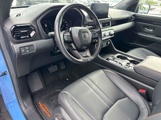 Used 2025 Honda Pilot TrailSport image 19