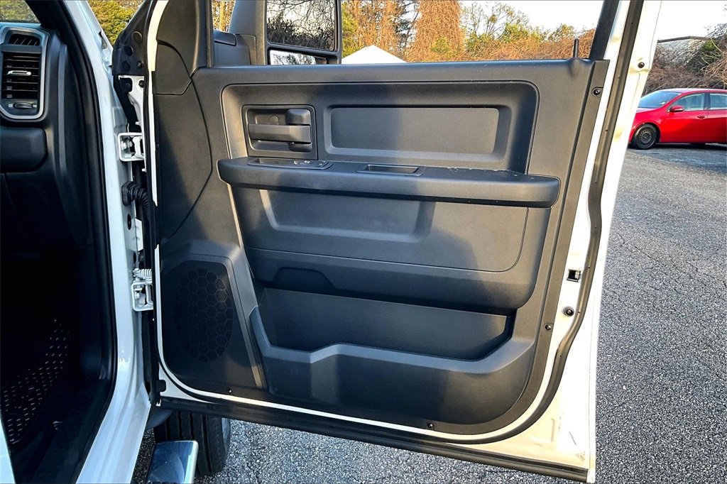 Used 2024 RAM 5500 Tradesman w/ Chrome Appearance Group image 24