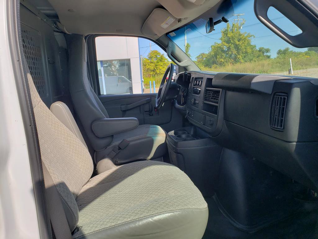 Used 2017 GMC Savana 2500 image 14