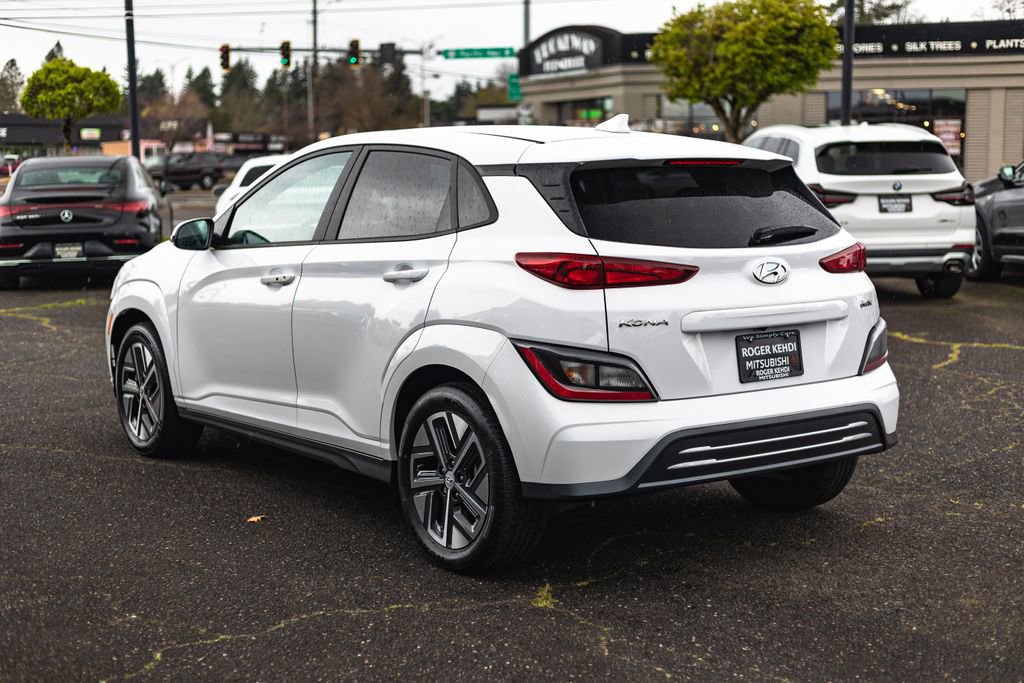 Used 2023 Hyundai Kona SE w/ Cargo Package image 11