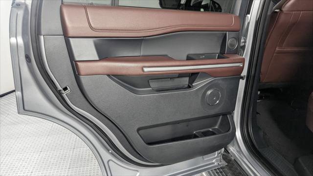 Used 2024 Ford Expedition Limited image 17
