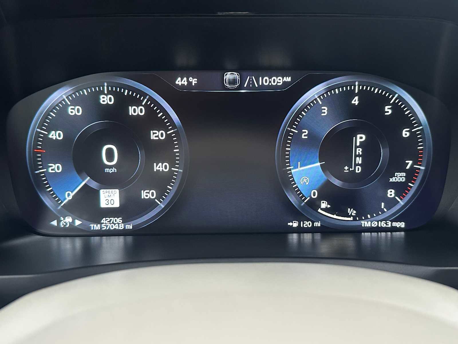 Certified 2022 Volvo XC90 T6 Momentum w/ Advanced Package image 26